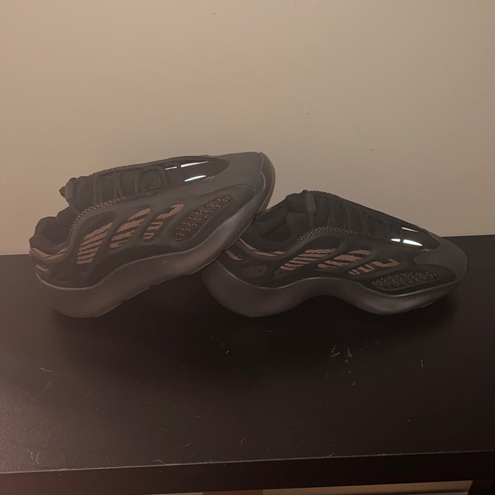 Gym shoes